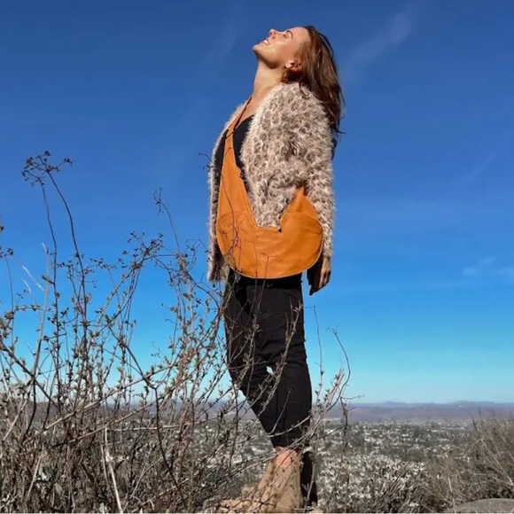 SASH LESS THAN PERFECT/LTP - Faux LEATHER in color Musana - Picture 2 of 9